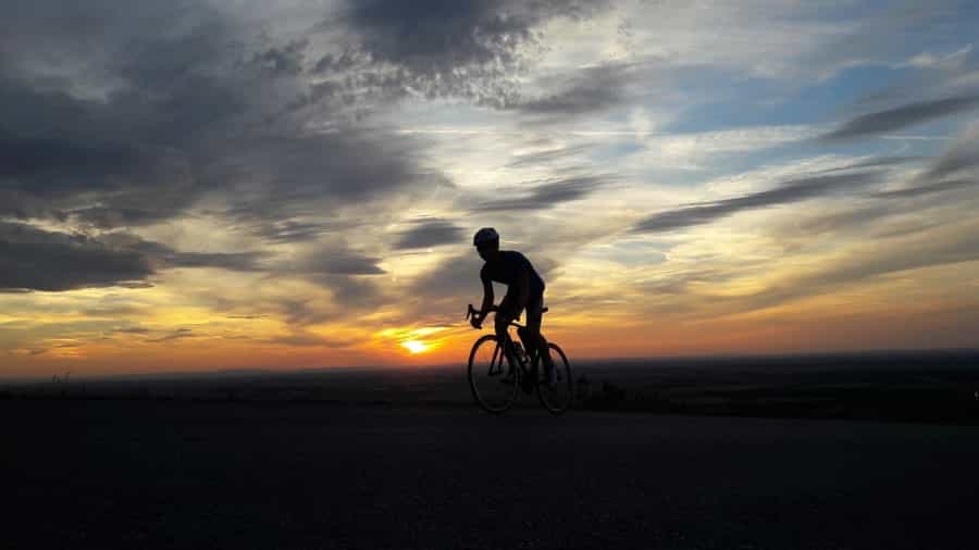 Cycling (JankaOOsimkaO/Pixabay)