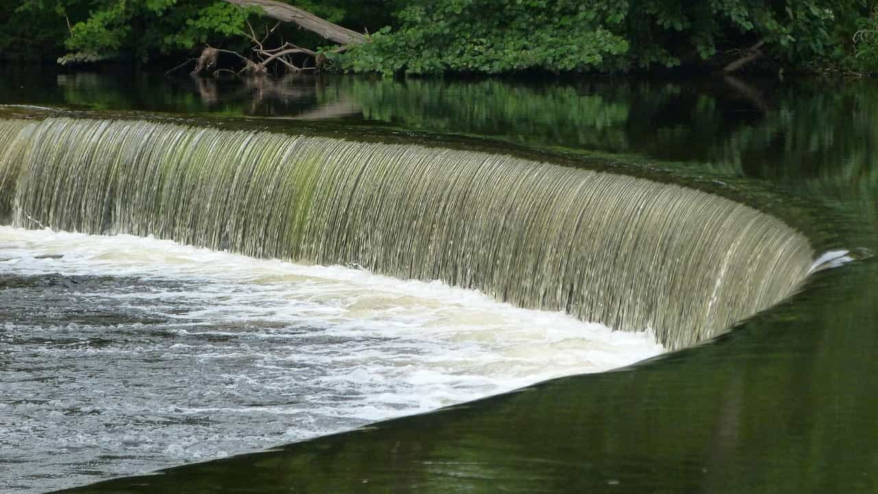 Horseshoe Falls, on the River Dee near Llangollen (John Dawkins/Pixabay)