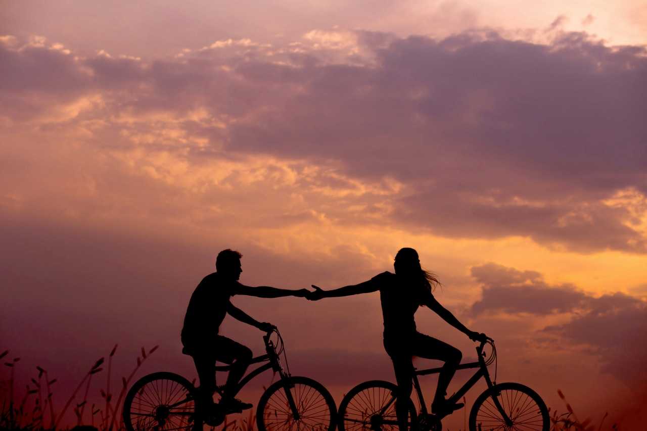 The Peak District National Park is a paradise for cyclist of all abilities (Everton Via/Unsplash)