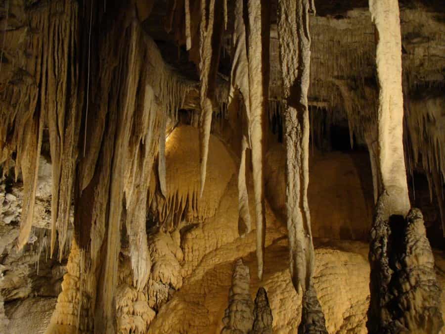 Stalactites (picman2/Pixabay)