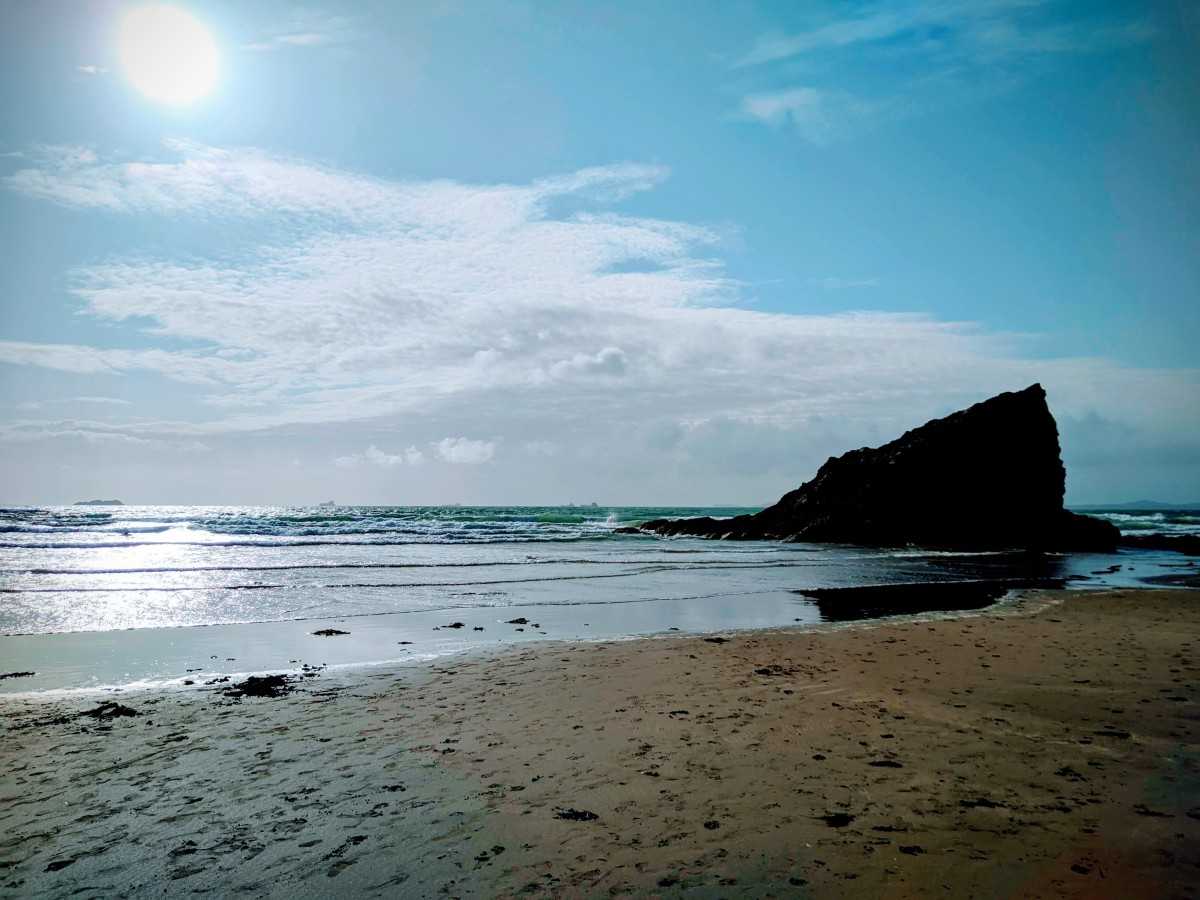 Look out for Lion Rock when you walk along Broad Haven beach (John-Mark Strange / Unsplash)