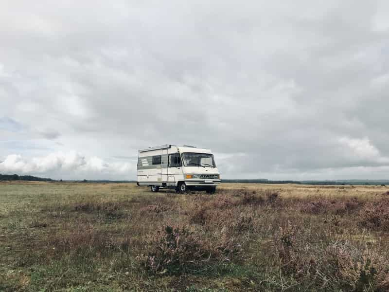 Motorhome surrounded by dark clouds (Fabian / Unsplash)