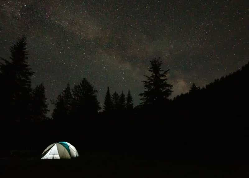 Remote locations are ideal for dark sky camping (Jason Buscema / Unsplash)