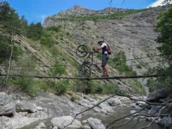 Mountain biking near Les Rives du Lac, Hautes-Alpes 