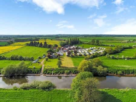 Permisos necesarios para montar un camping o glamping en España