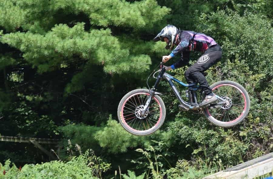 Mountain Biking (bones64/Pixabay)