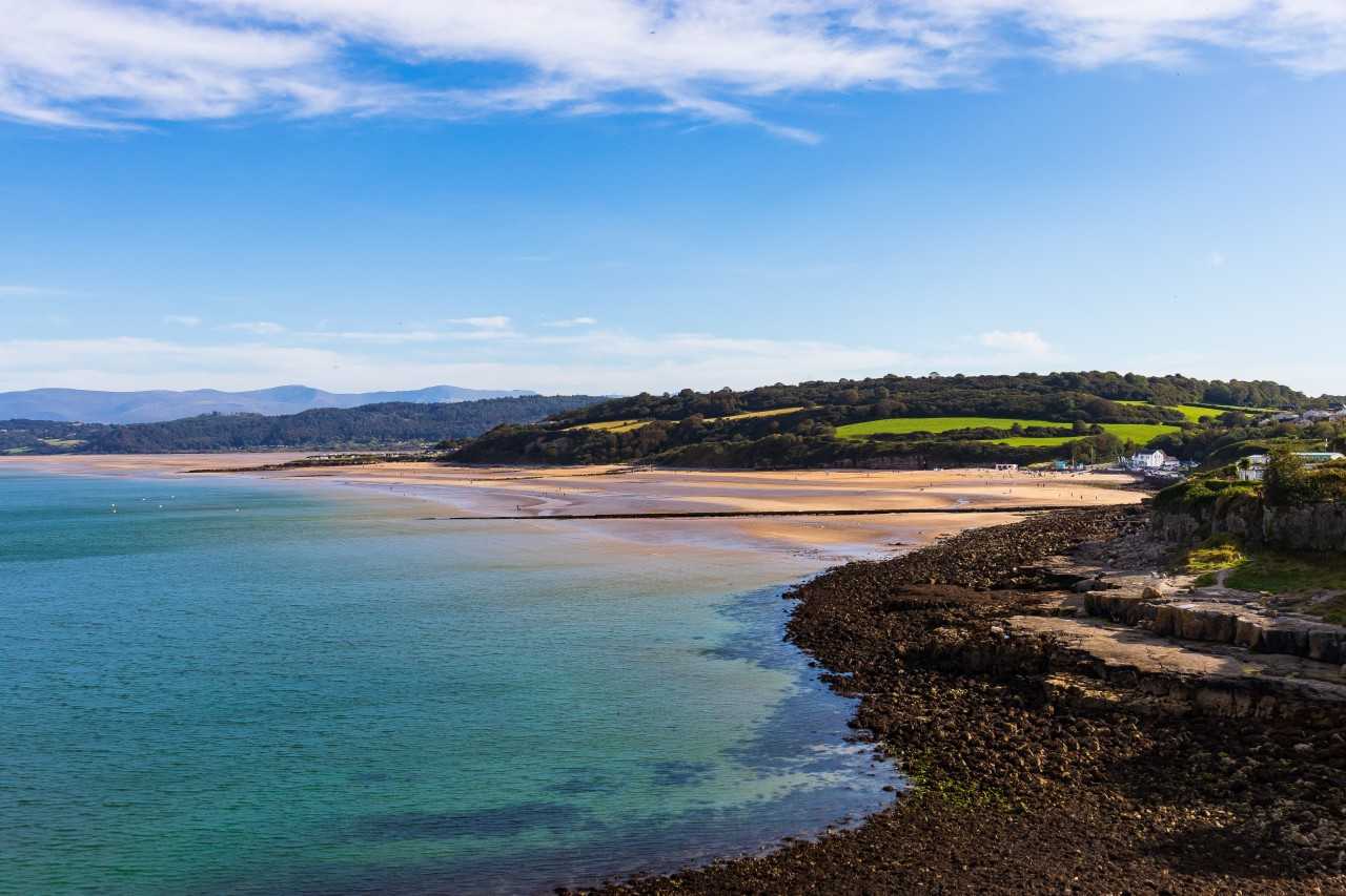 Spectacular seaside views at Benllech beach (Dan Blackburn on Unsplash)