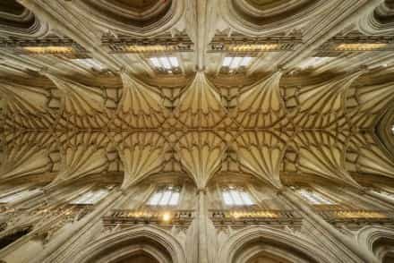 Winchester Cathedral (Franz Hajak/Unsplash)