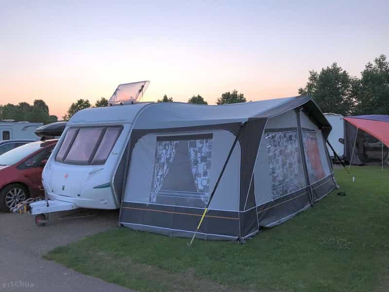 Full caravan awning