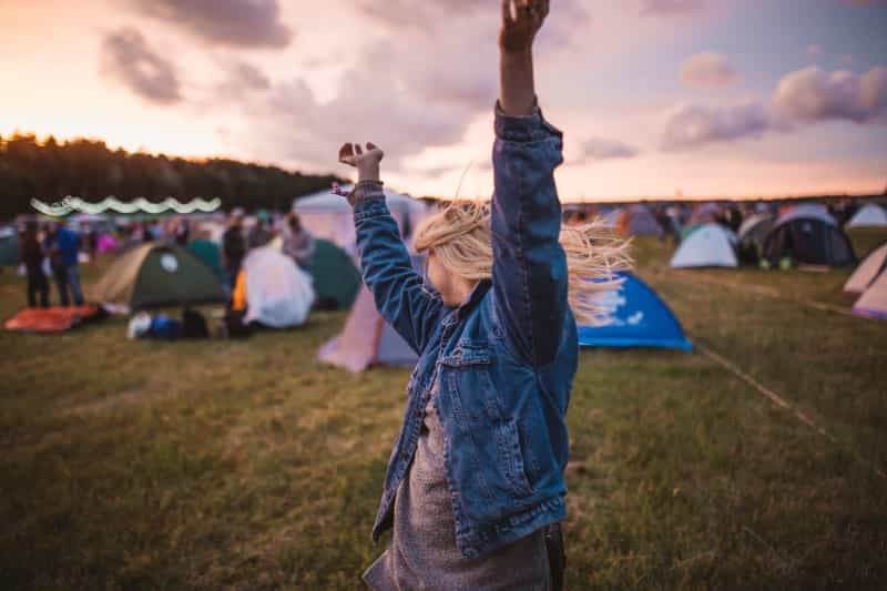 Pop-up tents never fail to come in handy at festivals (Krists Luhaers / Unsplash)