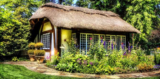 Chocolate-box cottage, nestled in the countryside