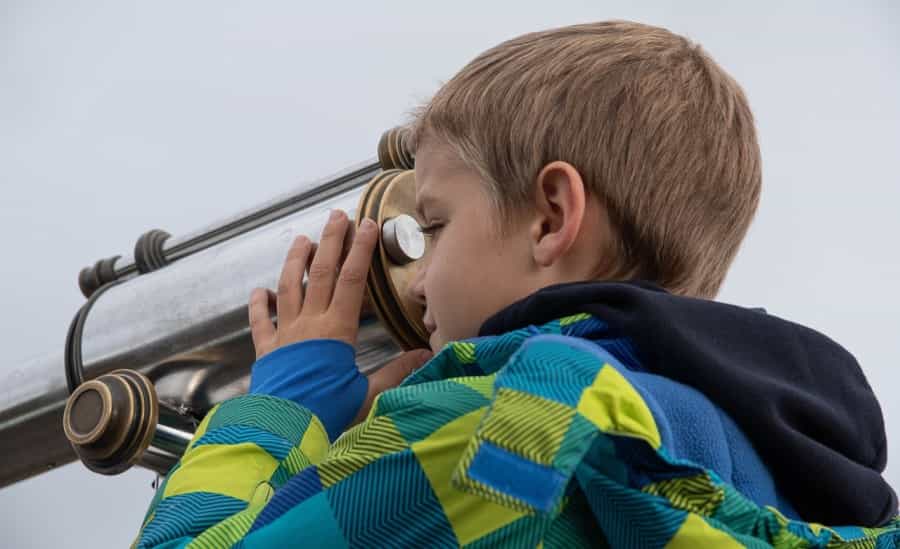 Most kids will love learning about the secrets of the night sky (Jackmac34/Pixabay)