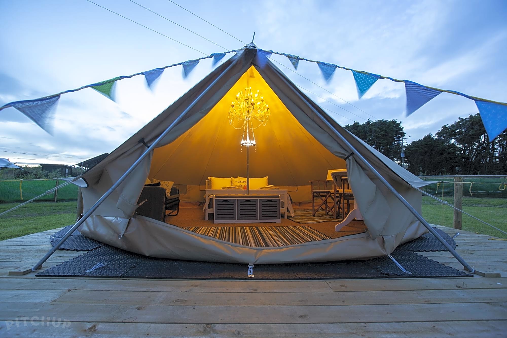 Nightsky Glamping Pwllheli Updated 2021 Prices Pitchup