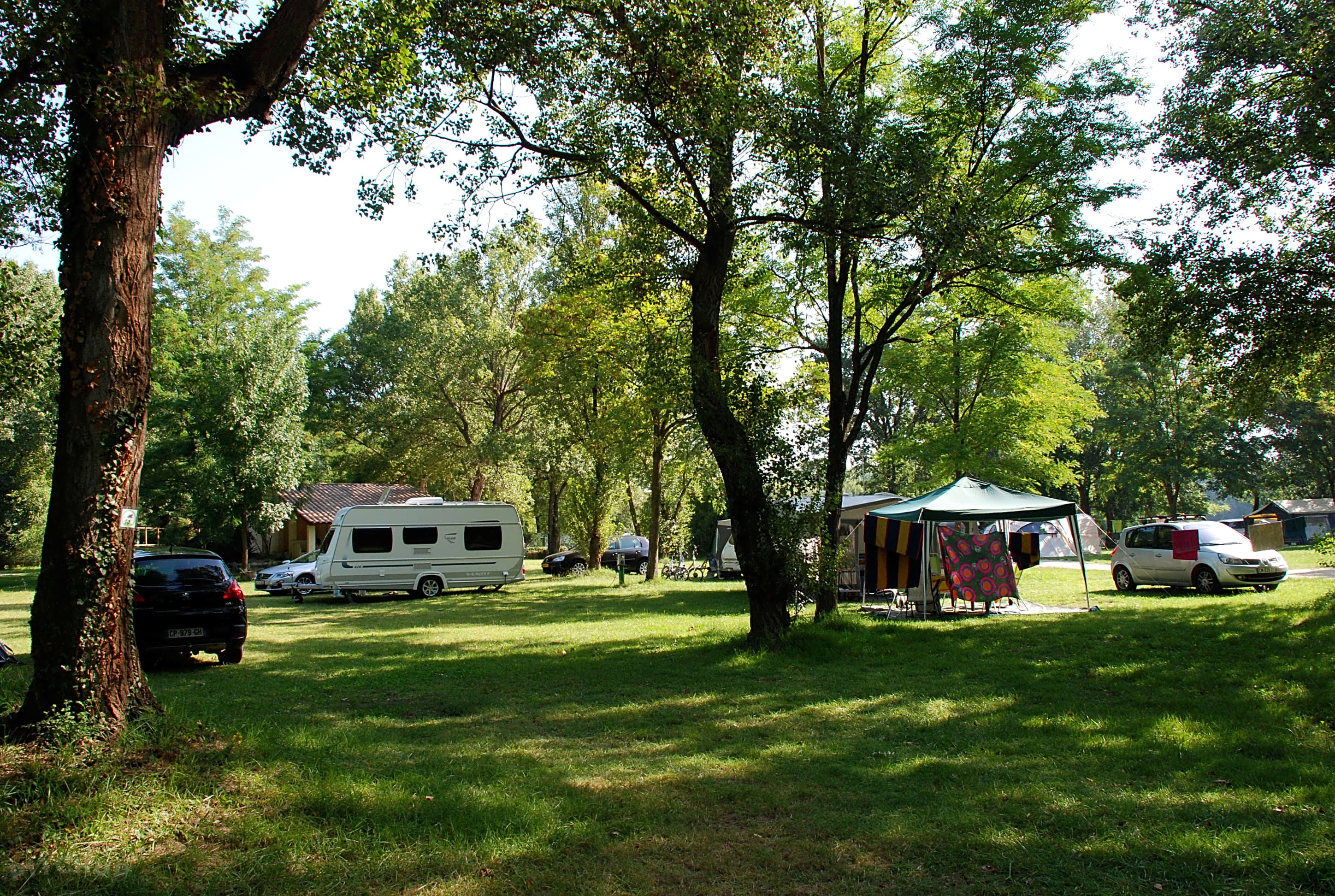 Camping de l'Île Blanc, Ancône Pitchup®