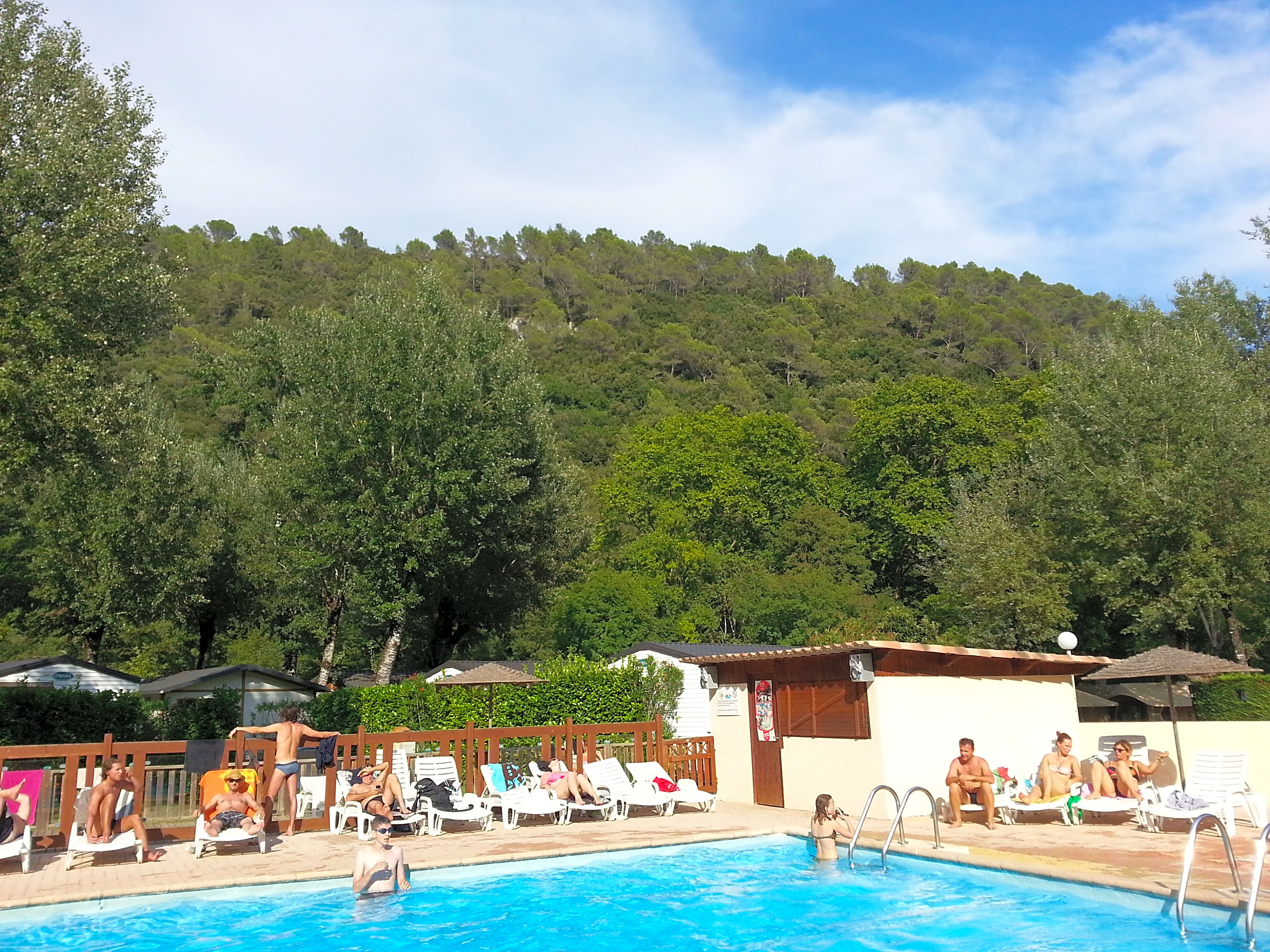 Camping au Vallon Rouge, La CollesurLoup Pitchup®