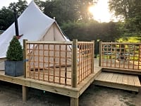 Tenda piramidal (banys privats)