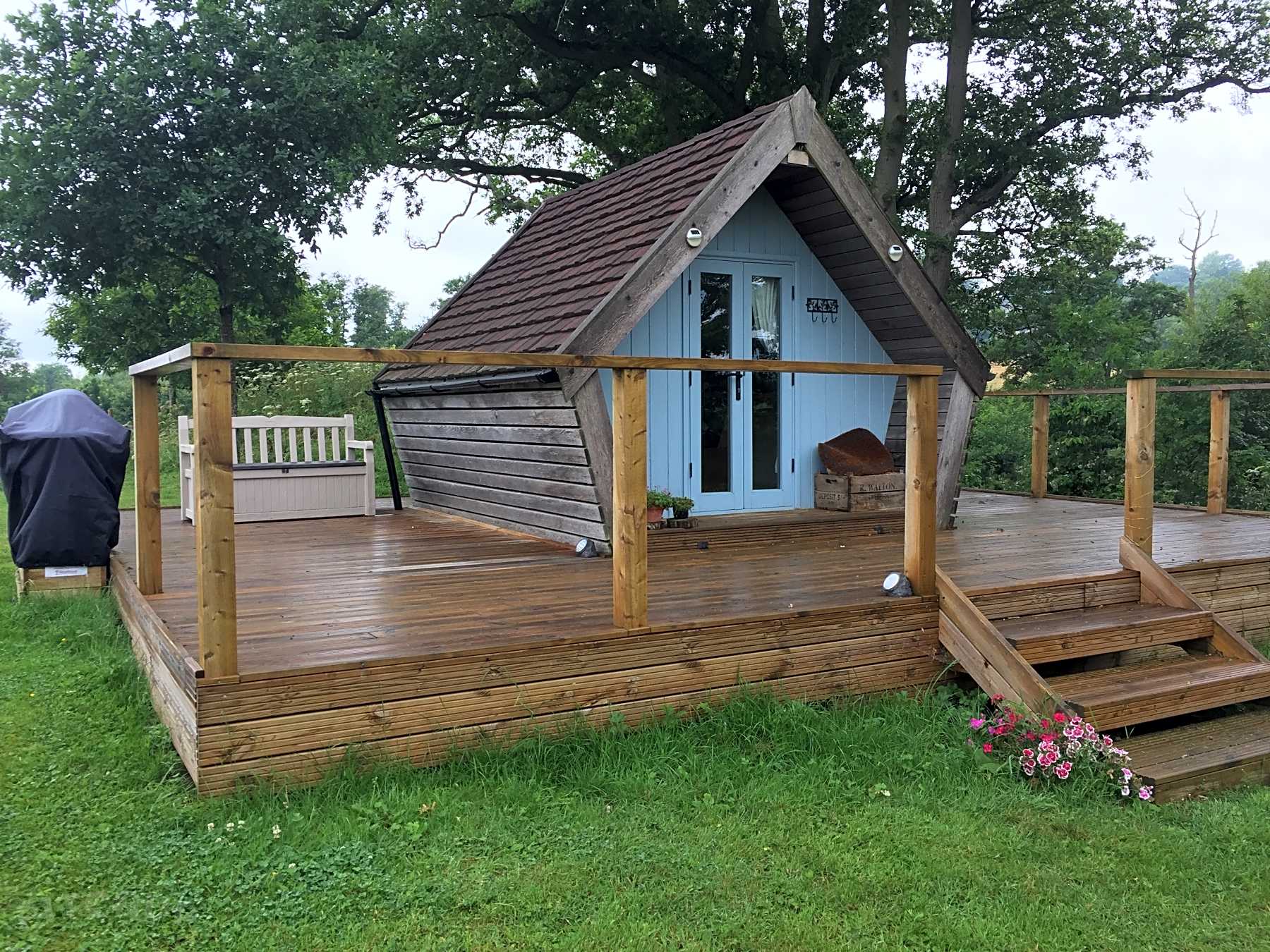 Find The Best Lodges Log Cabins In Cheltenham Gloucestershire