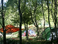 Parcel·la de terra i gespa sense electricitat per a tenda de campanya
