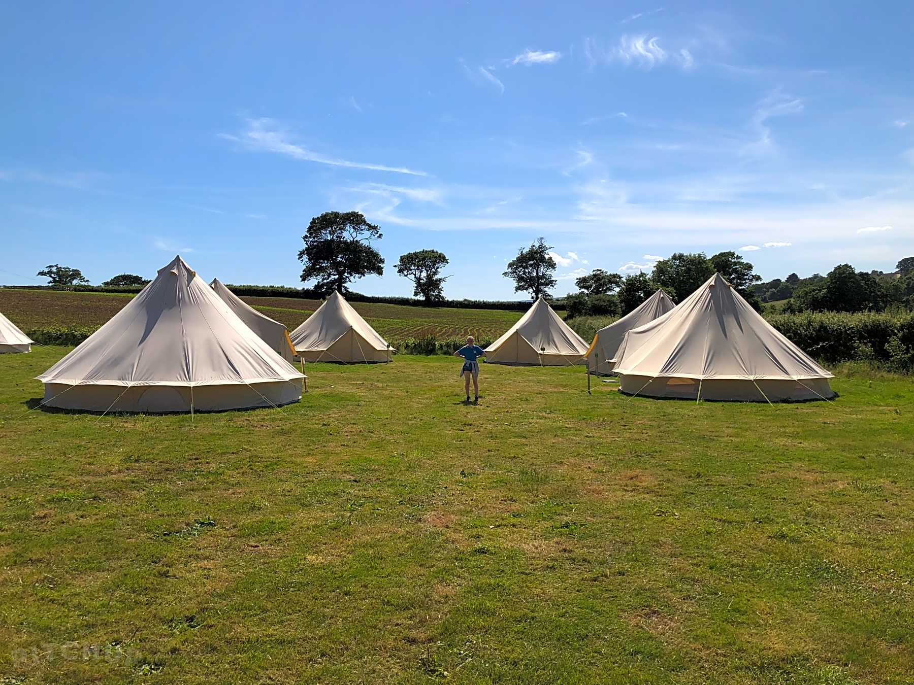Lodge campsite. Вигвам глэмпинг. Типи кемпинг. Юрты, вигвамы, иглу, типи глэмпинг. Teepee Glamping.