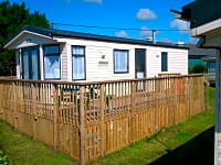 Two-bedroom caravan with balcony Two-bedroom caravan with balcony