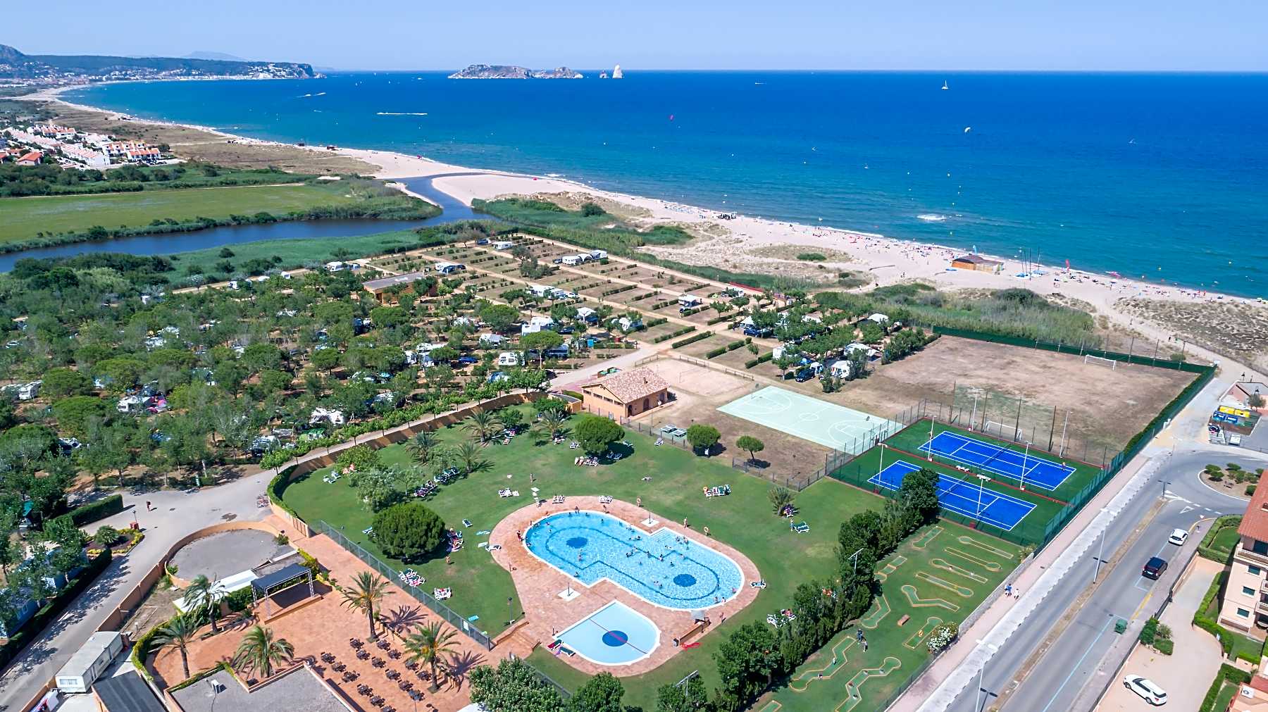 Book Motorhome Campsites Campervan Sites In Girona Pitchup