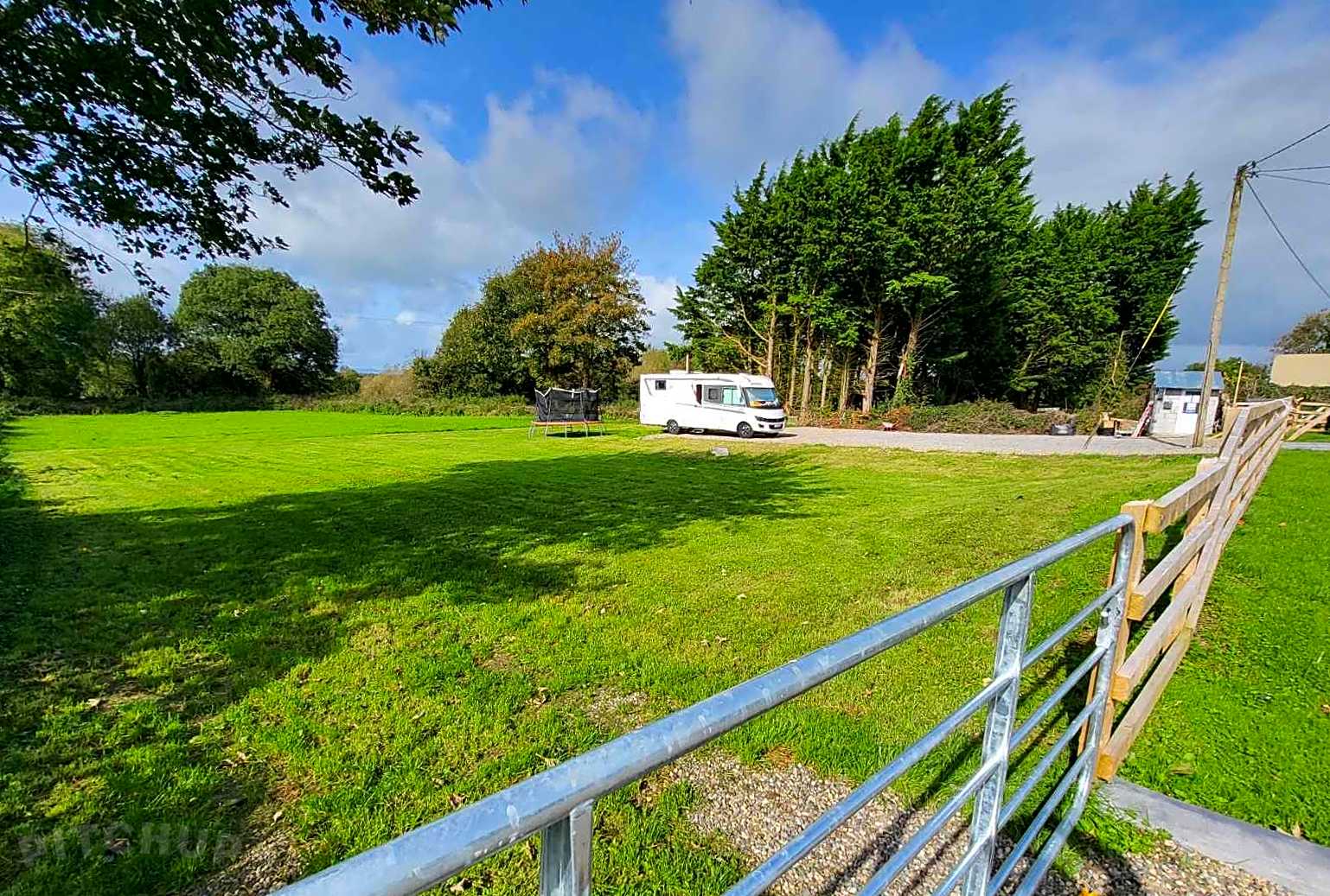 Picnic table RV Parks & Motorhome Campgrounds in Republic of Ireland
