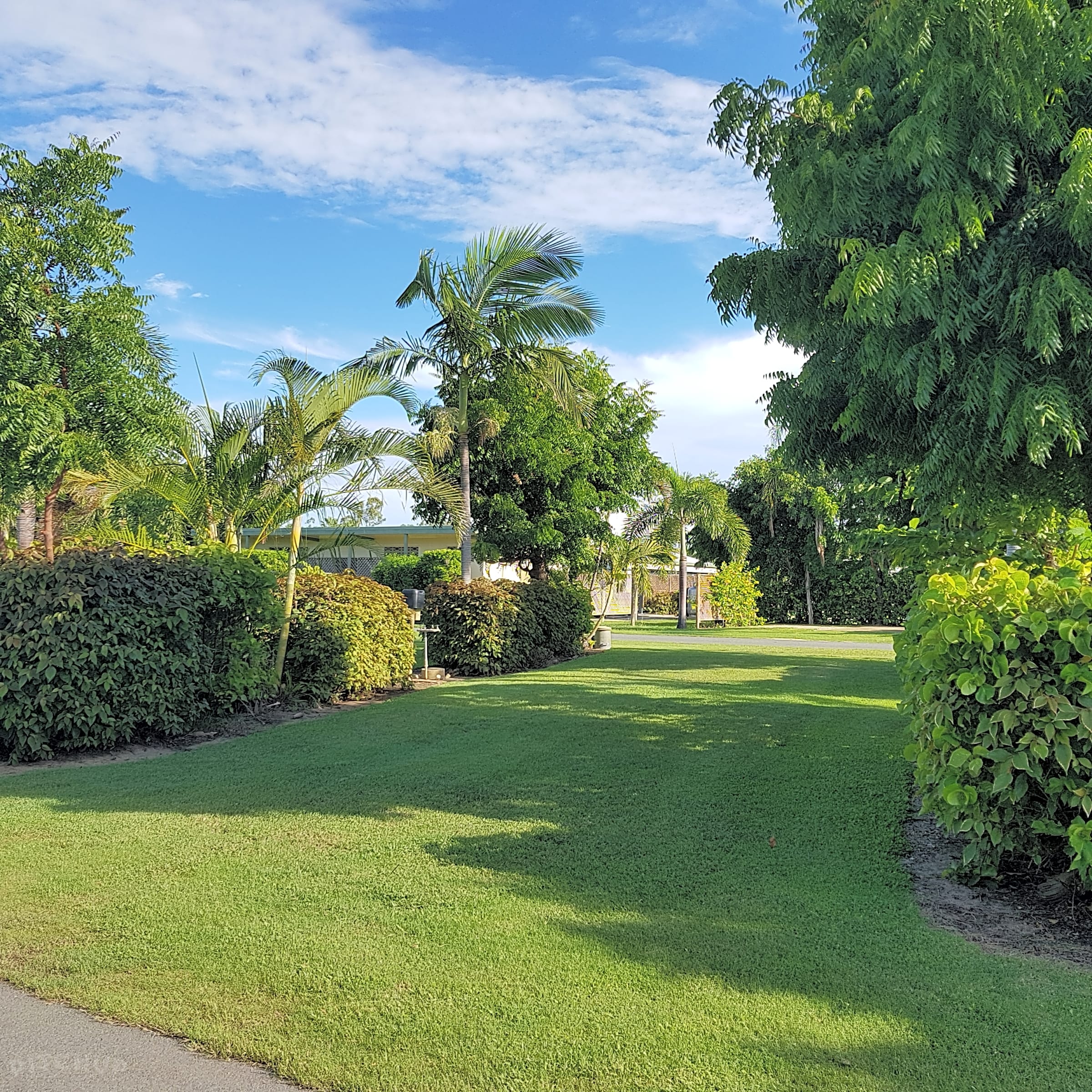 Queens Beach Tourist Village Bowen Pitchup