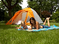 Emplacement sur herbe avec électricité optionnelle