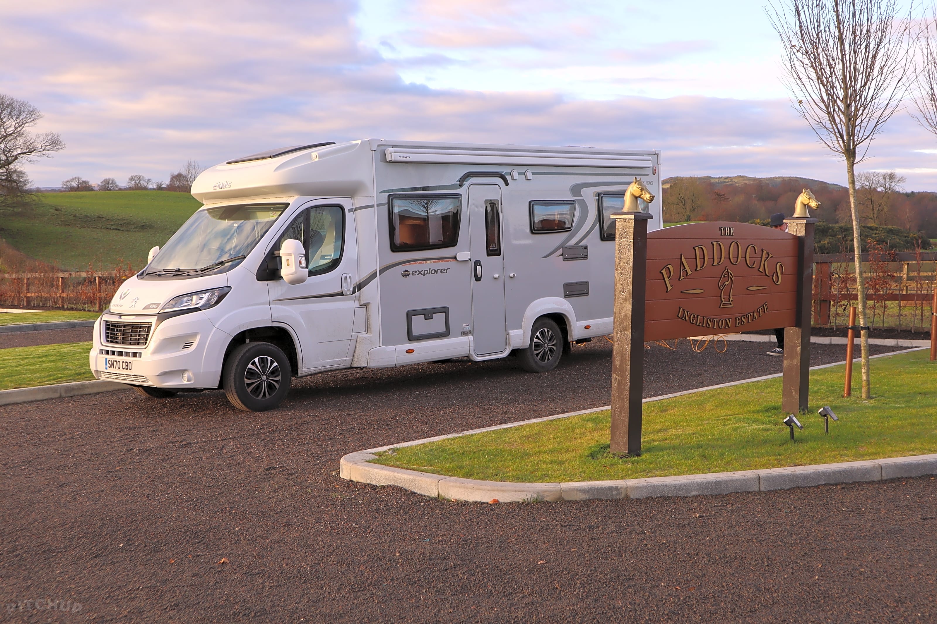 Rezervovat kempy pro karavany a kempinkové vozy v místě Bishopton
