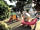 Camping Le Raguenes Plage: Playground with several trampolines, ping-pong tables and a multi-use court