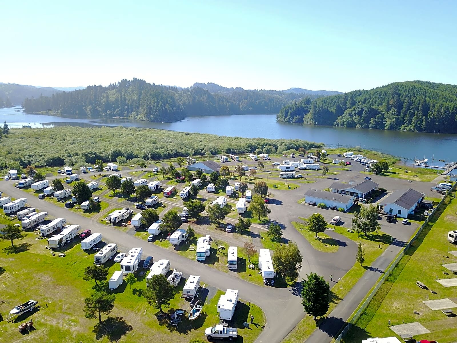 Osprey Point RV Resort, Lakeside Pitchup®