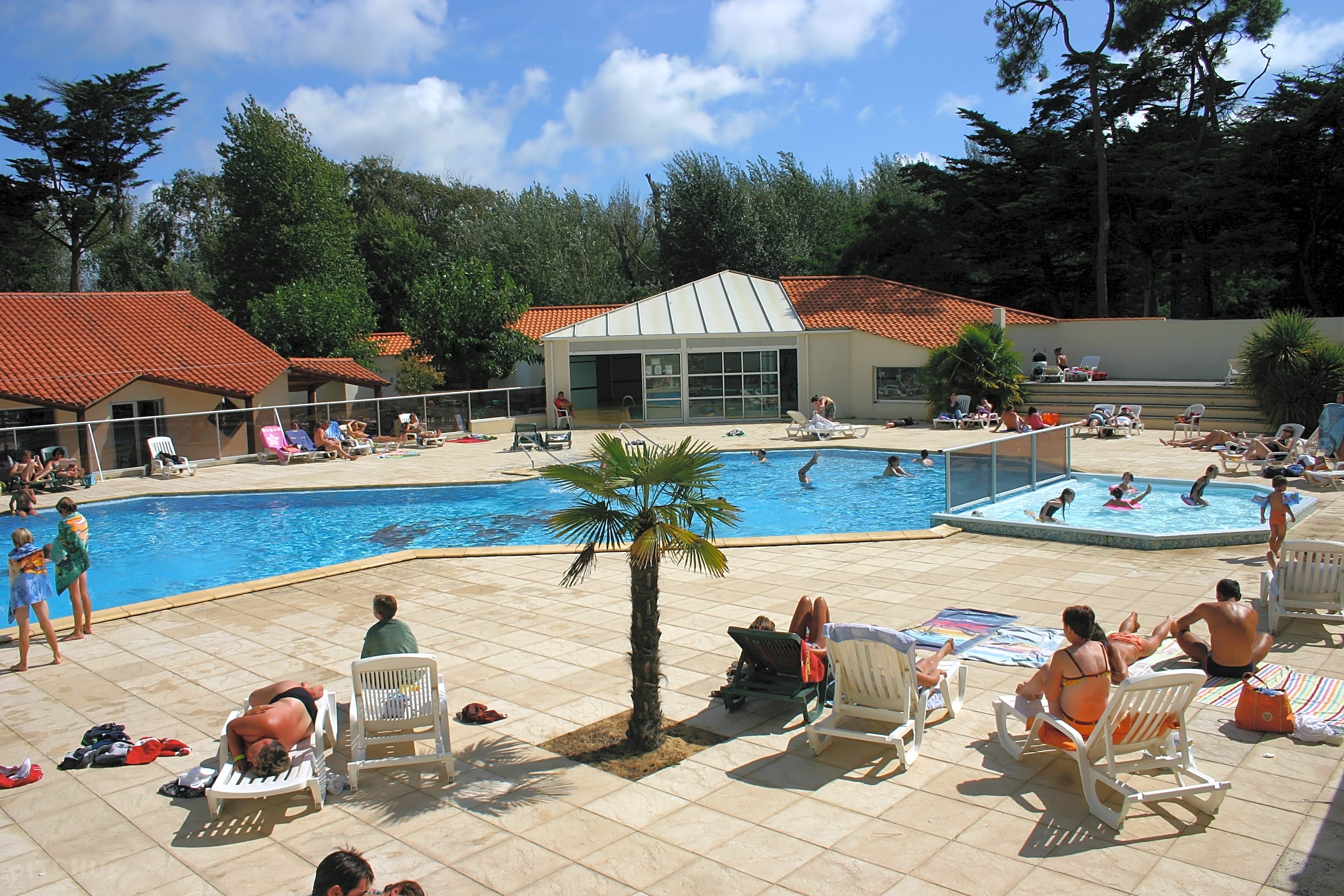 Camping Les Cypres Saint Gilles Croix De Vie Updated 2020 Prices Pitchup