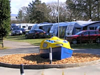 Parcel·la de gespa sense electricitat