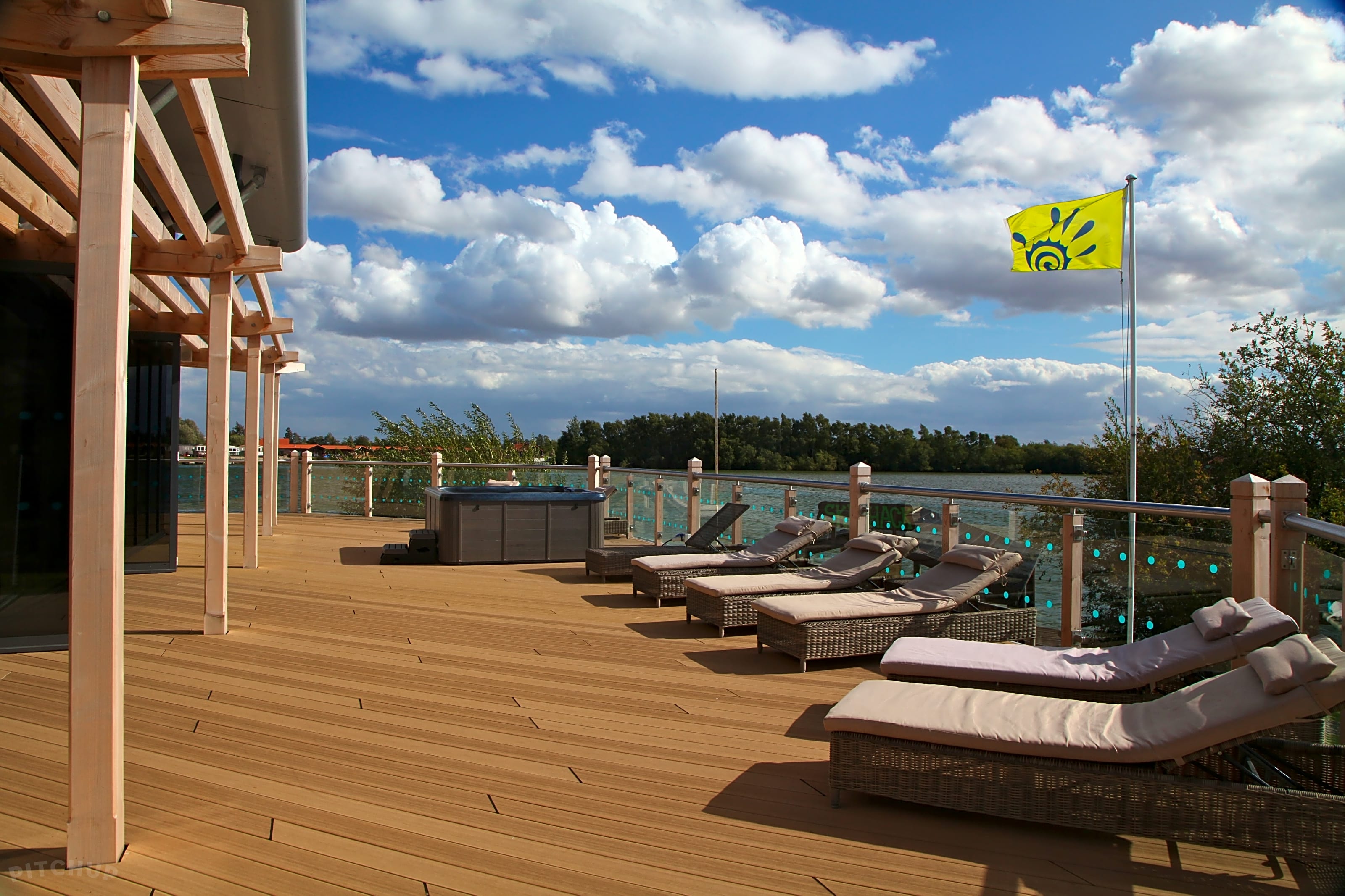 Tattershall Lakes Country Park, Tattershall Pitchup®