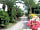 Camping Estanyet: Well-maintained gardens