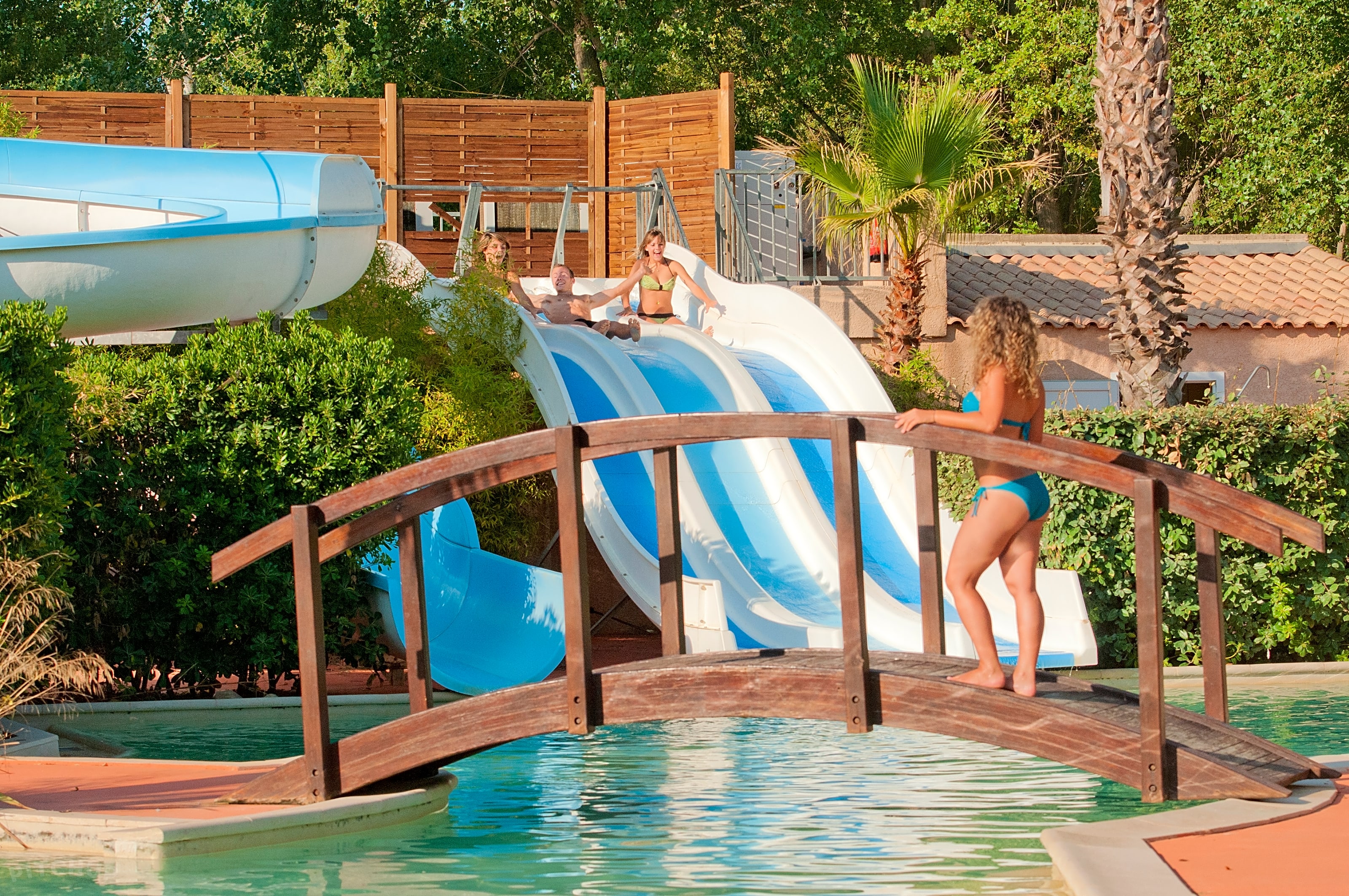 Camping Les Vagues Vendres Plage Pitchup
