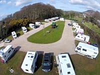 Parcel·la de gespa sense electricitat per a tenda de campanya