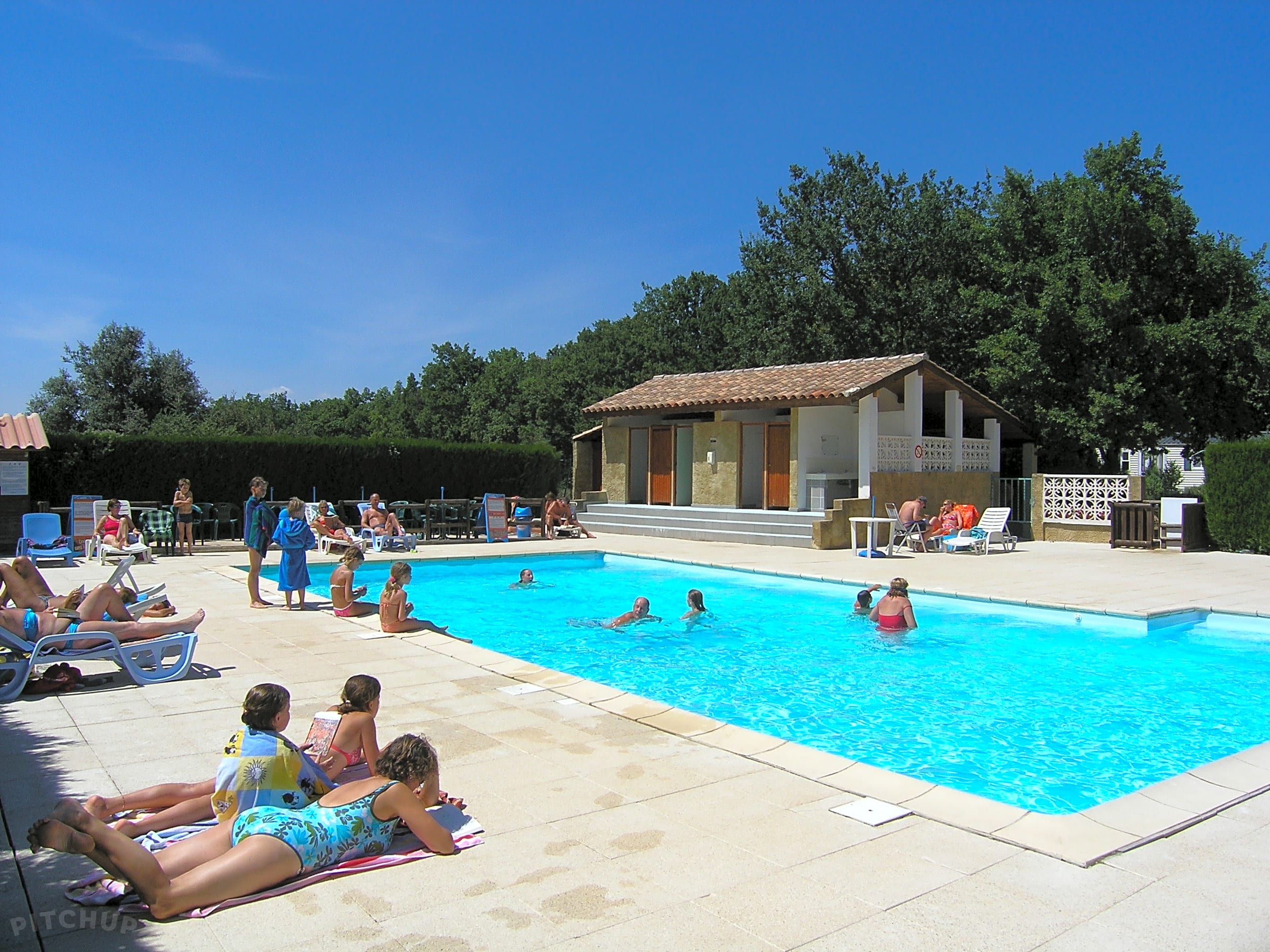 Camping Les Truffières, Grignan - Pitchup®