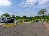 Lote para trailer pavimentado com eletricidade opcional