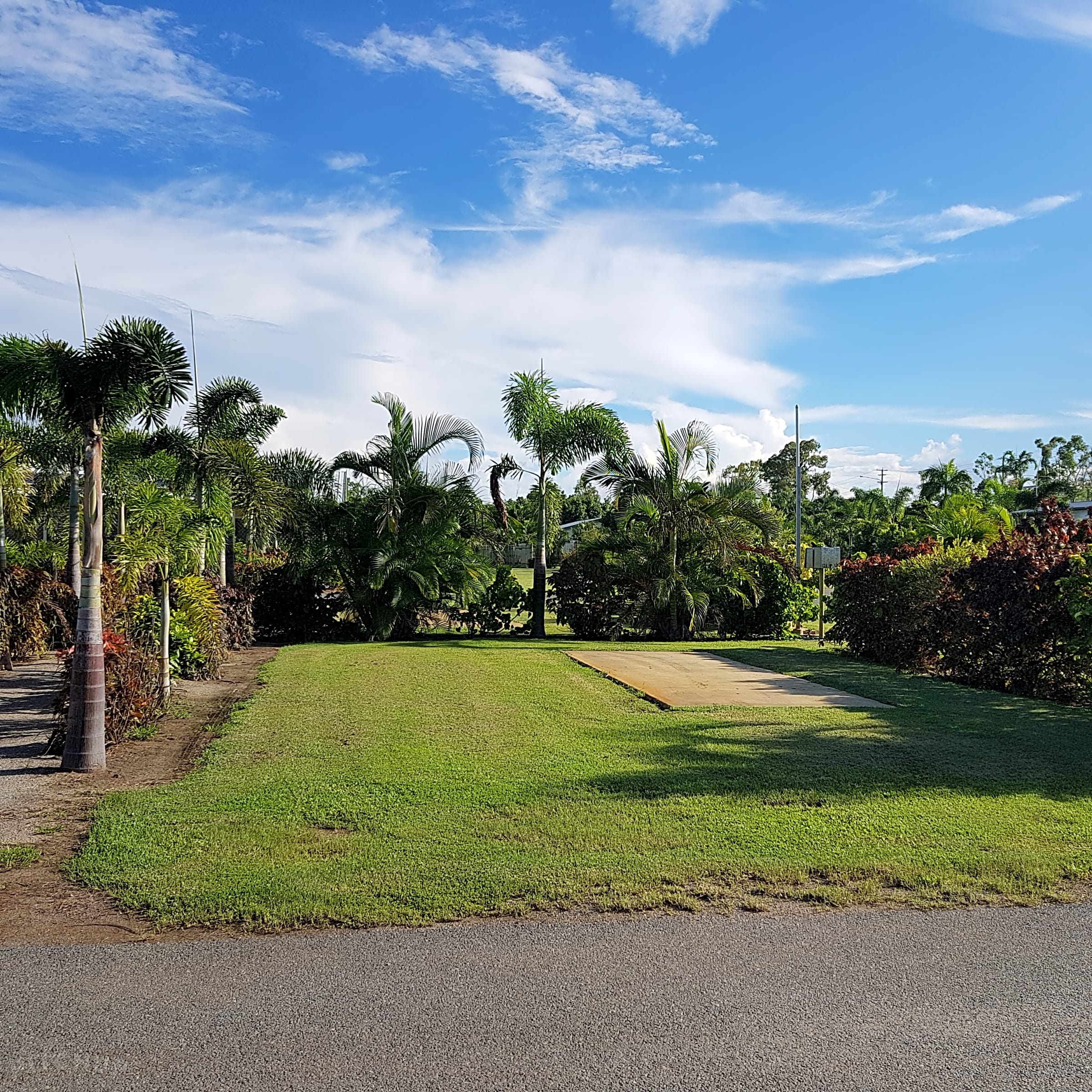 Queens Beach Tourist Village Bowen Pitchup