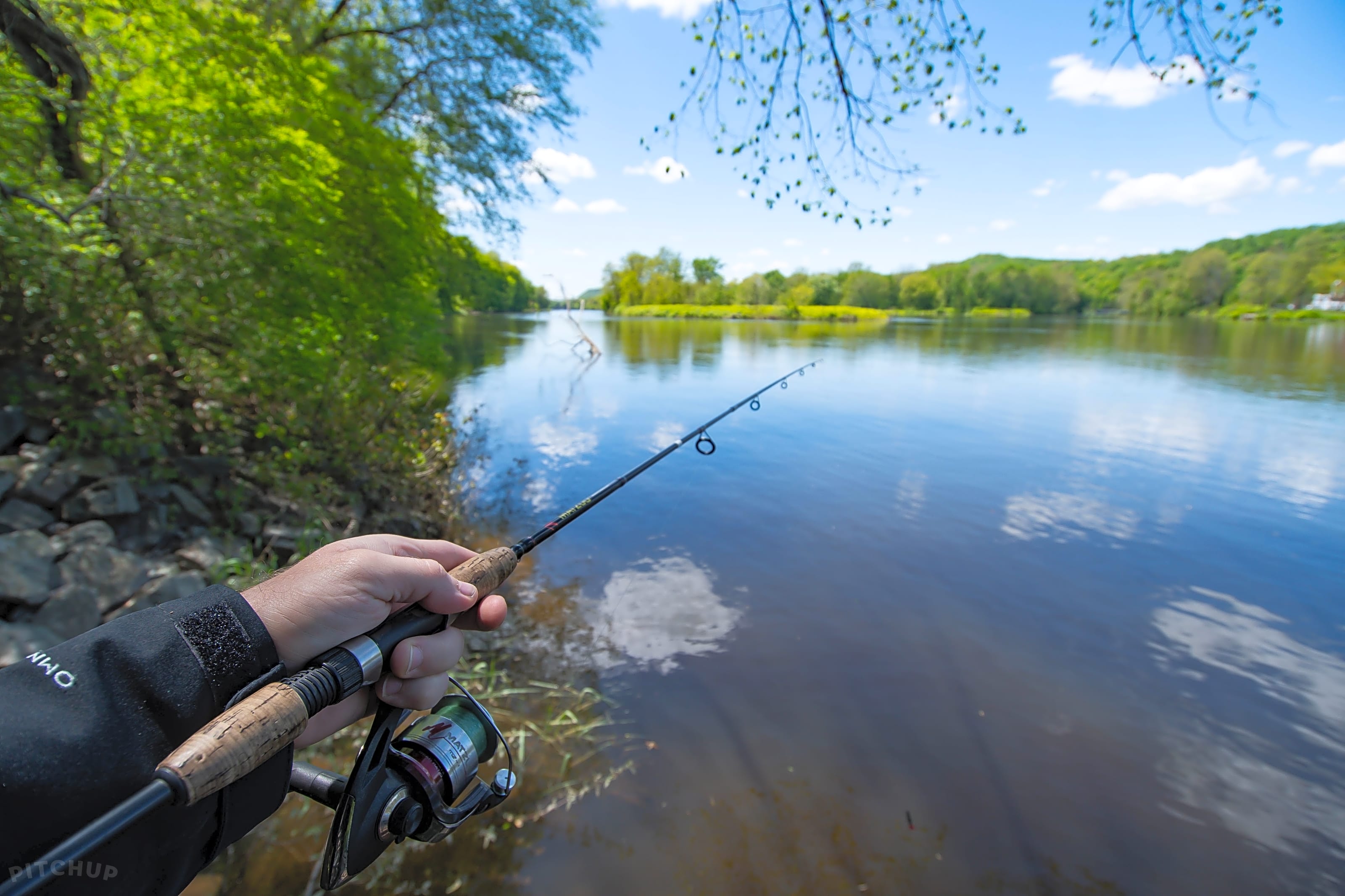 Bank outlet end fishery