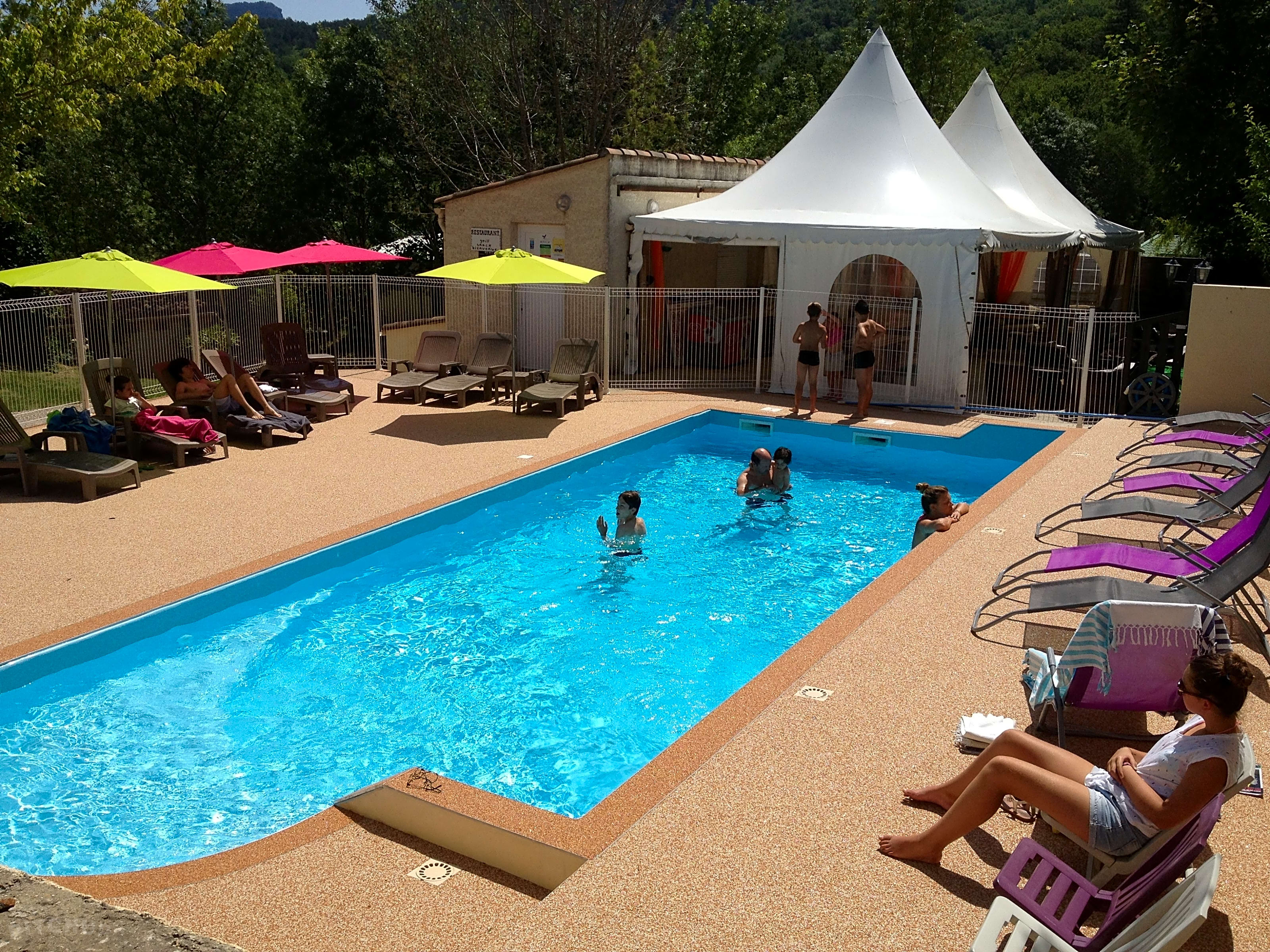 Camping Des Sources Soubes Tarifs 2020 Pitchup