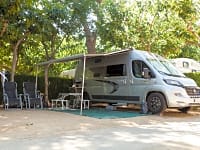 Parcel·la de terra amb electricitat (prèmium)