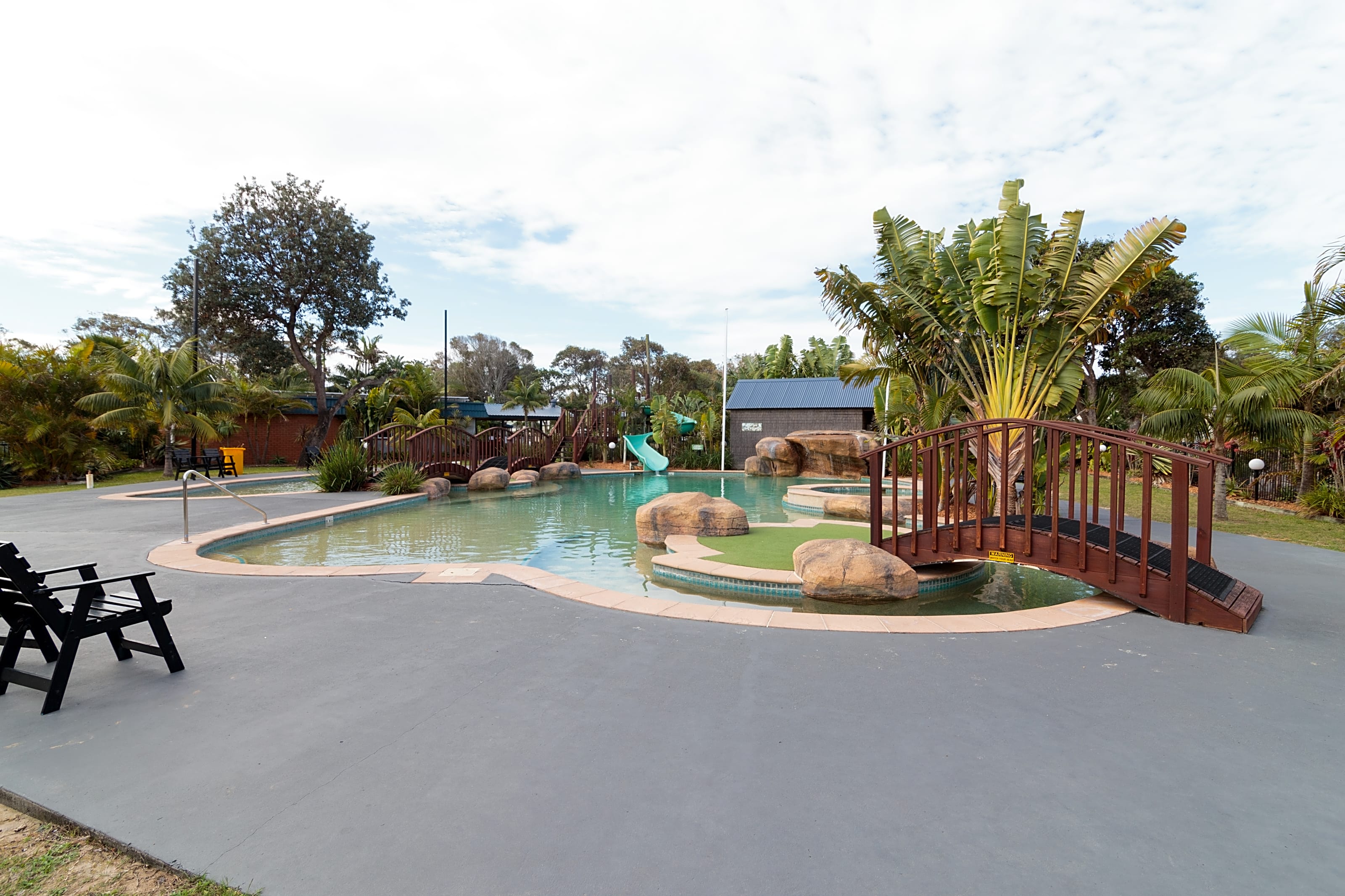 Ocean Shores Holiday Park, Manning Point Pitchup®