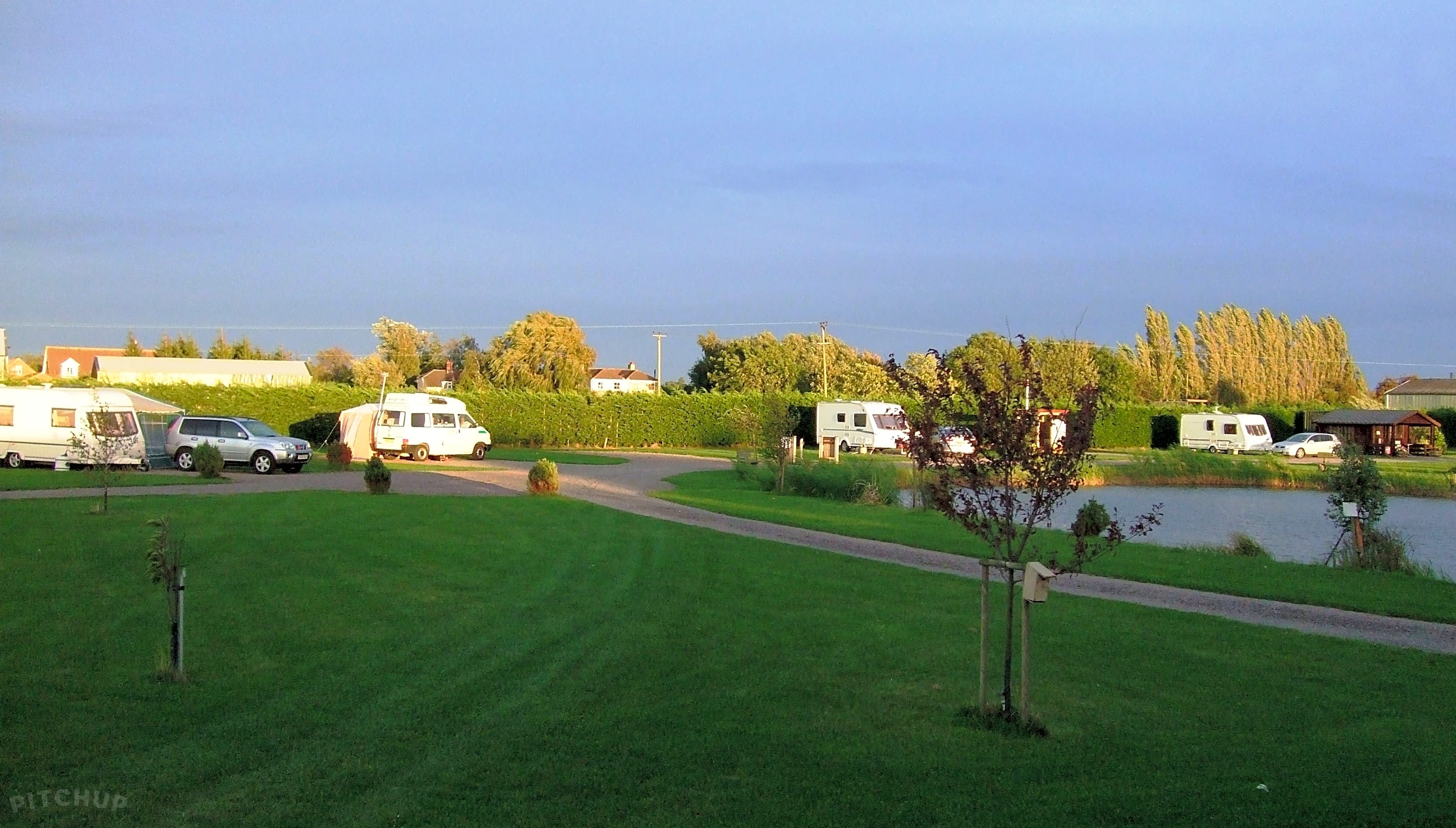 Walnut Lake Lodges and Camping, Boston Pitchup®