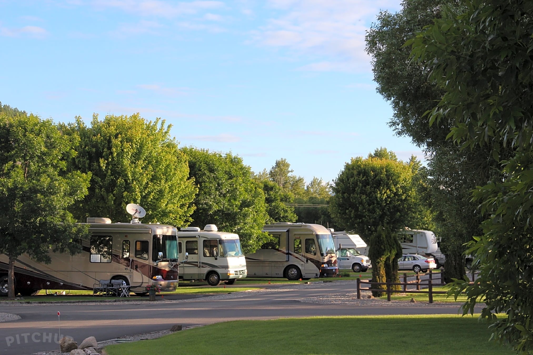 Winchester RV Park, Republic Pitchup®