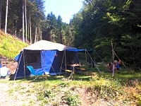 Op gras staplaats voor een tent of voor vouwwagen , elektriciteit optioneel