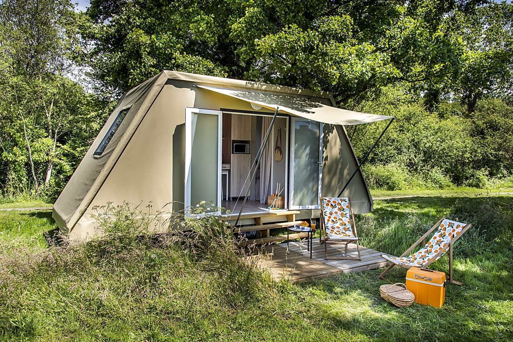 Глэмпинг эвен. Глэмпинг калуга беме. Глэмпинг беме. Сайкол глэмпинг телецкое. Глэмпинг в лесу.