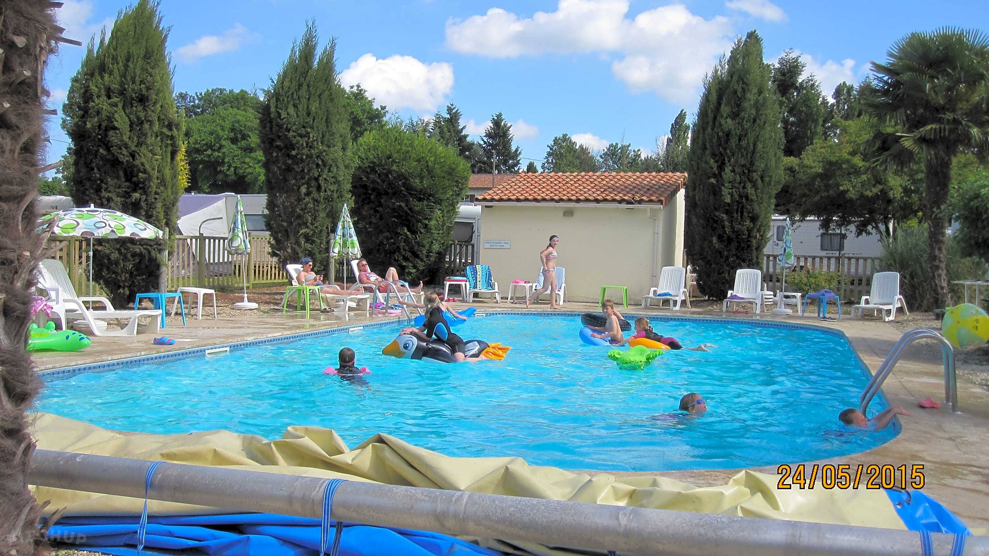 Camping De Courte Vallee Airvault Updated 2020 Prices Pitchup