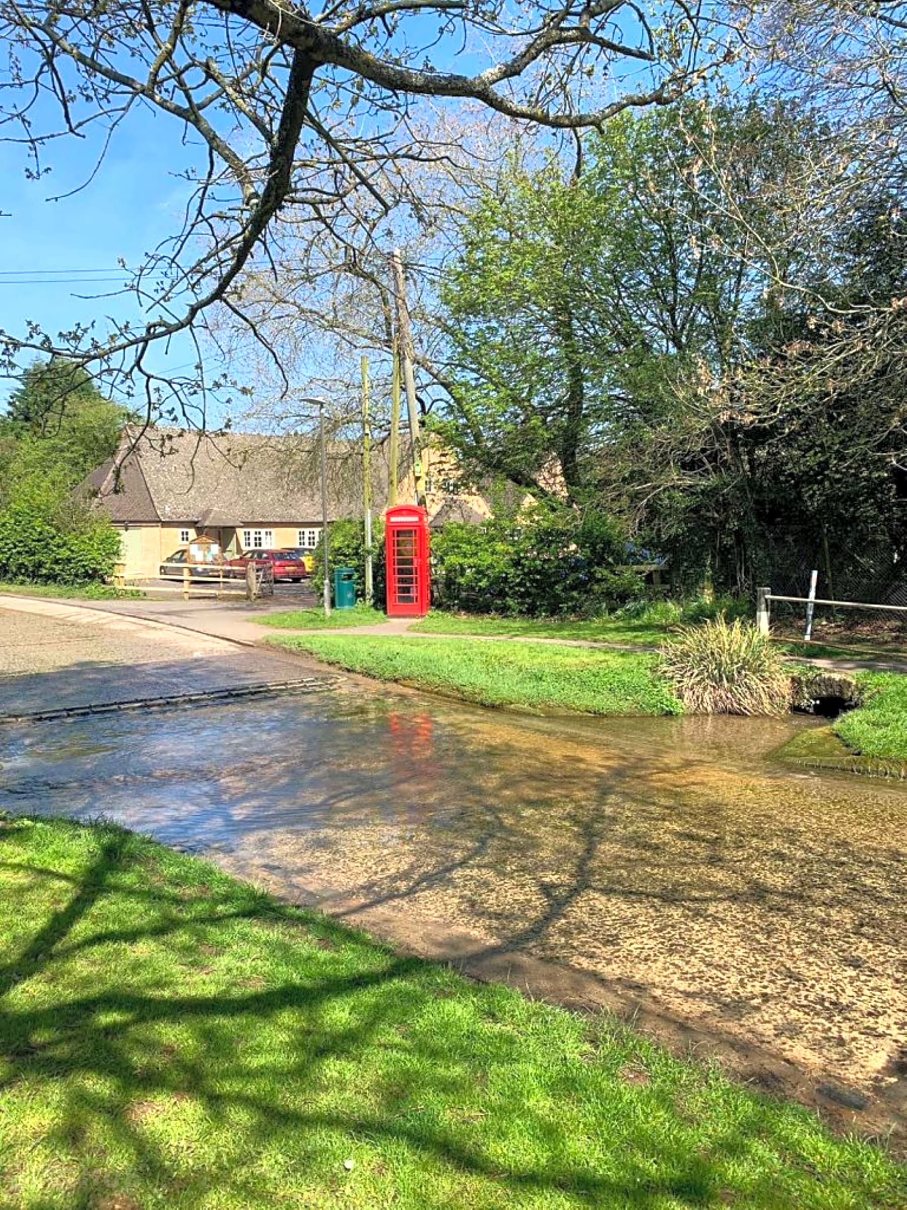 Fox Inn Broadwell, Moreton-in-Marsh, Gloucestershire | Pitchup.com